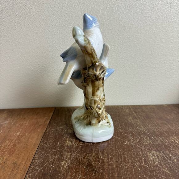 Vintage 7" Artmark Taiwan Porcelain Glazed Pair Blue Jays Perched Figurine - Picture 4 of 6
